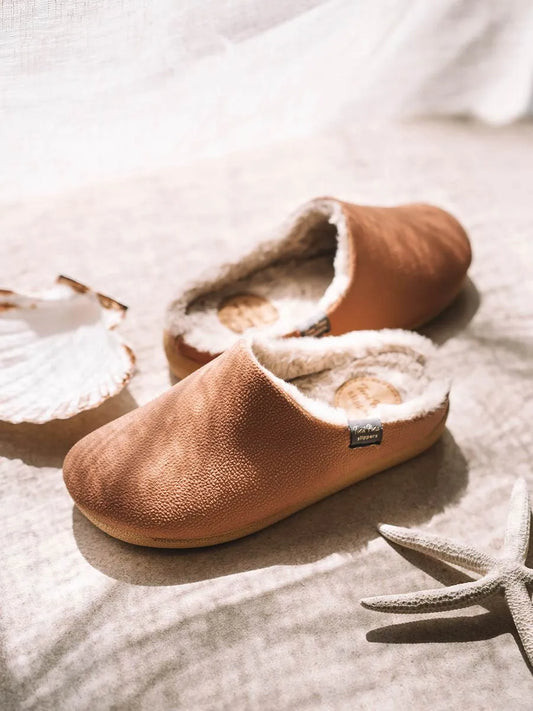 Moscu-bd camel | Zapatilla de casa tipo zueco con forro interior para mujer