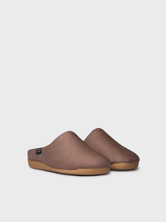 Moscu-bd marro | Zapatilla de casa tipo zueco con forro interior para mujer
